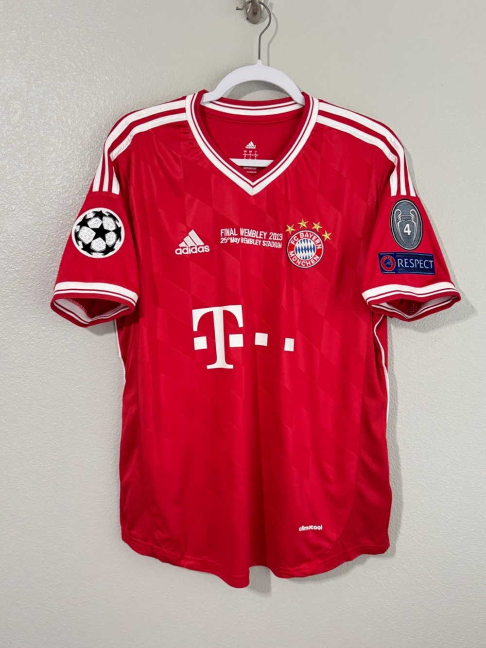 Adidas Red Bayern Munich Robben 2013 UCL final red Soccer Jersey - Picture 2 of 7